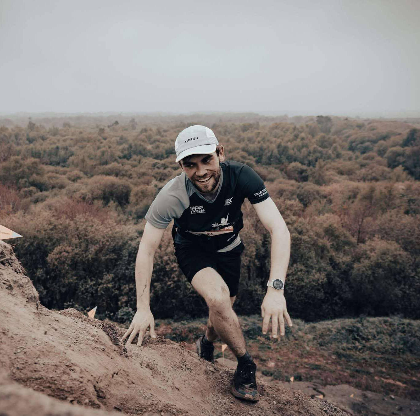 Mathieu Lefèvre pendant un trail en Normandie, Coach running DopaMind